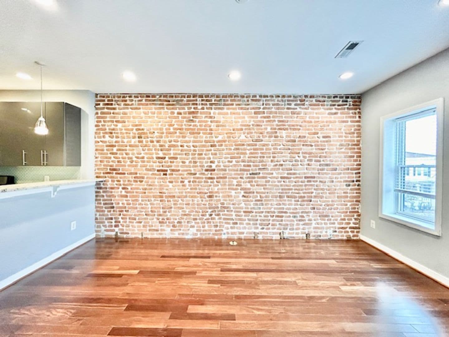 Northeast Apartment: 37 T Street