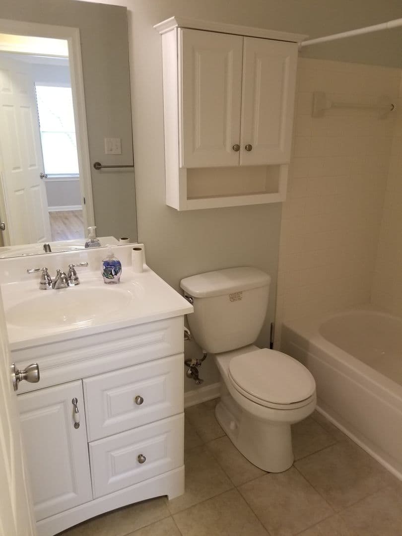 Silver Spring House: 2603 Camelback Lane