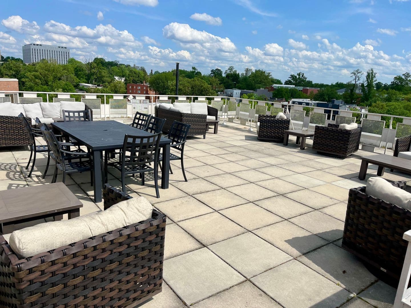 Washington Condo: 4000 Tunlaw Road NW #318