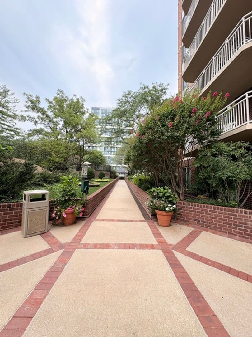 Bethesda Condo: 7500 Woodmont Ave #907