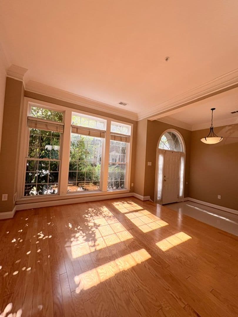 Rockville Townhome: 1115 Havencrest St.