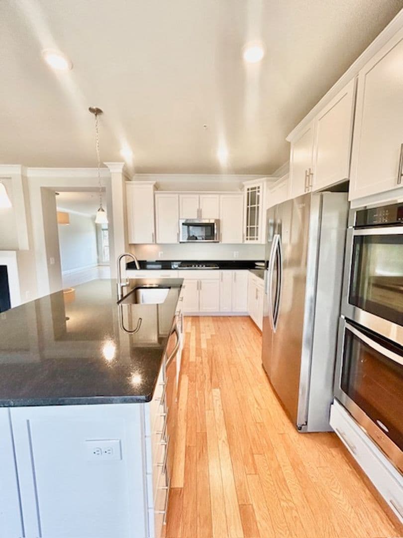 Gaithersburg House: 140 Copley Circle 22B