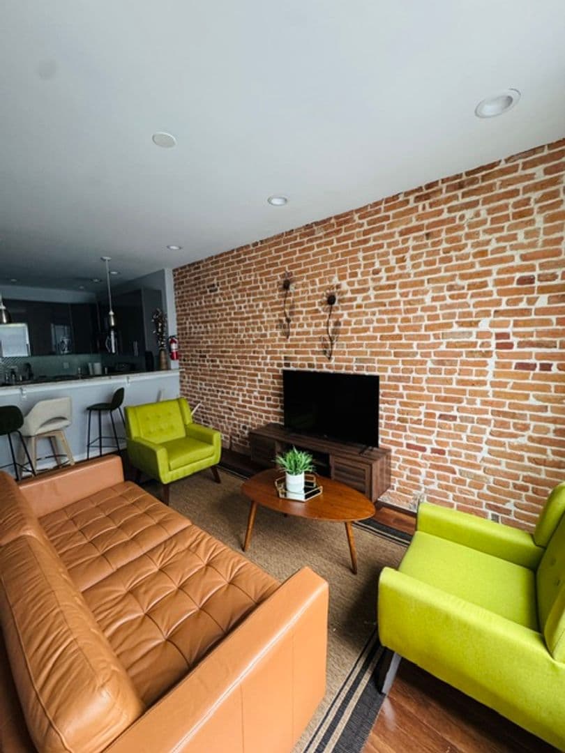 Northeast Apartment: 37 T Street