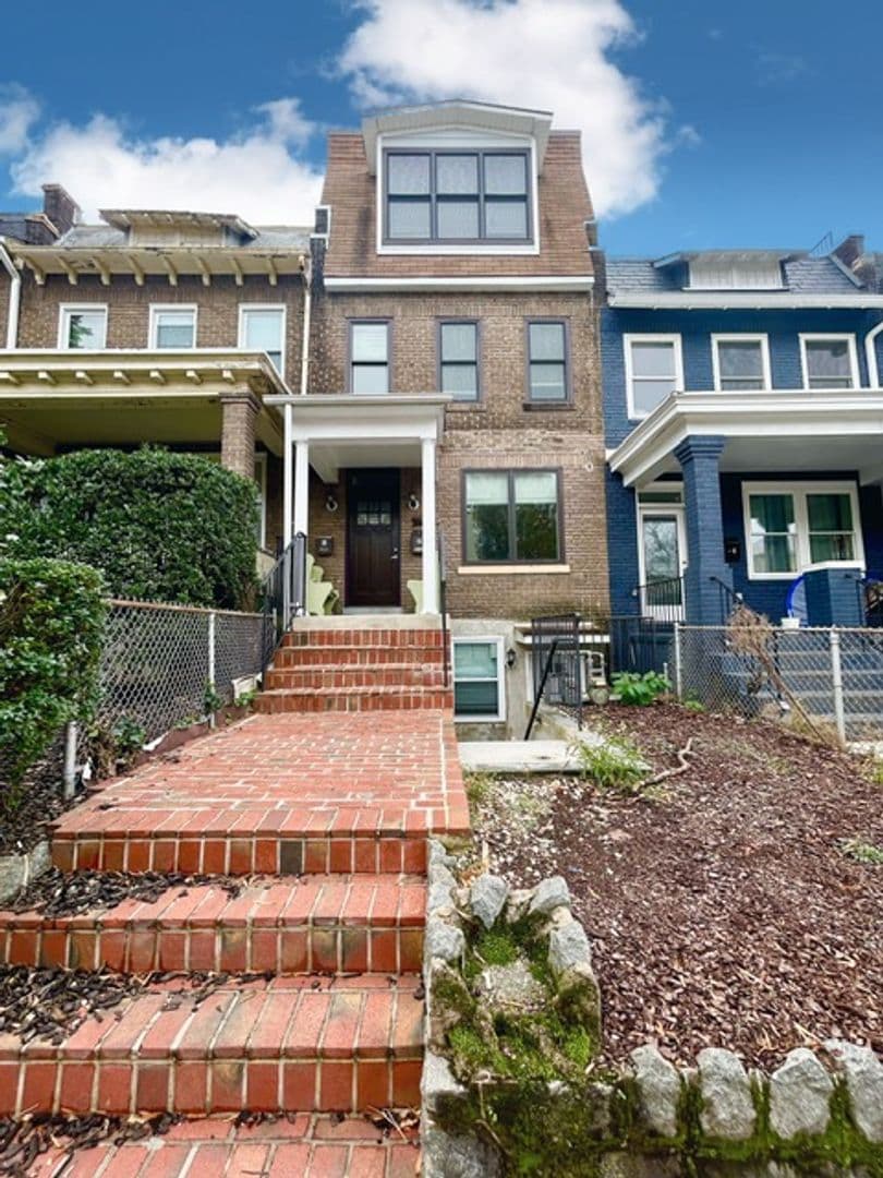 Northeast Apartment: 37 T Street