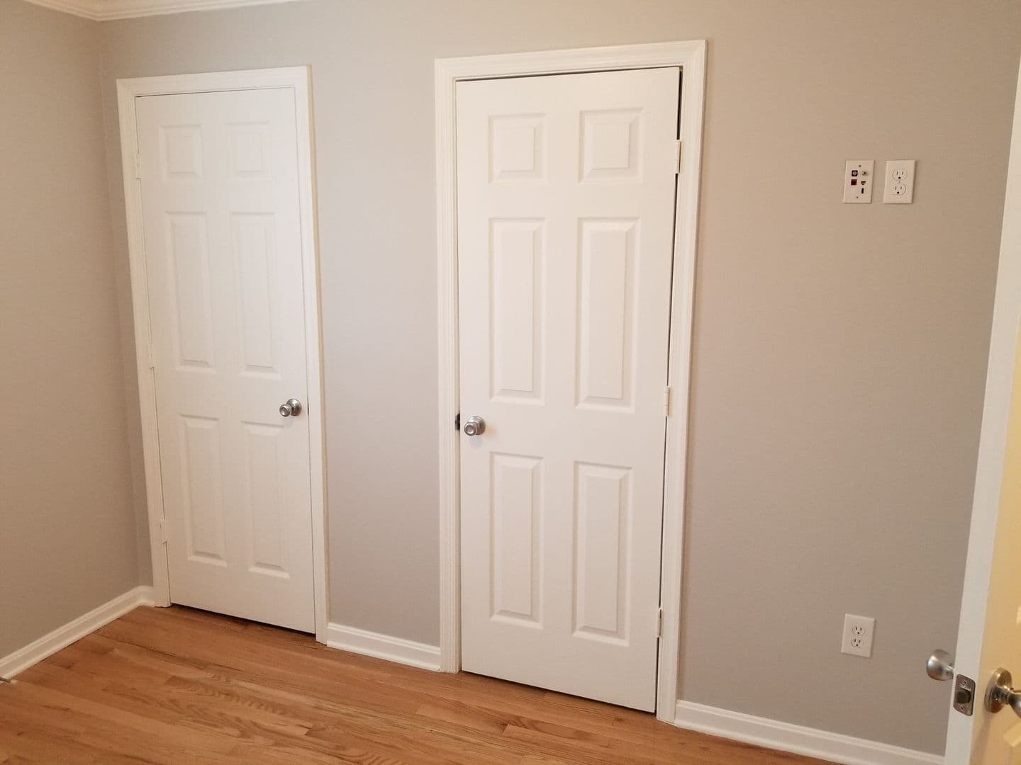 Silver Spring House: 2603 Camelback Lane