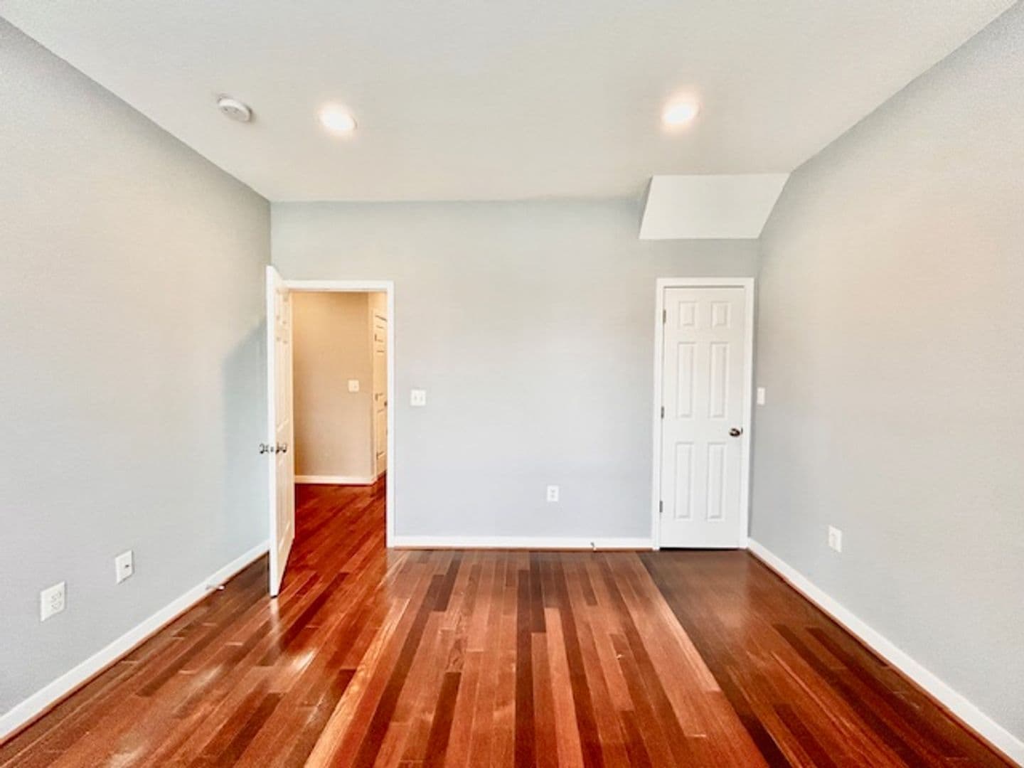 Northeast Apartment: 37 T Street
