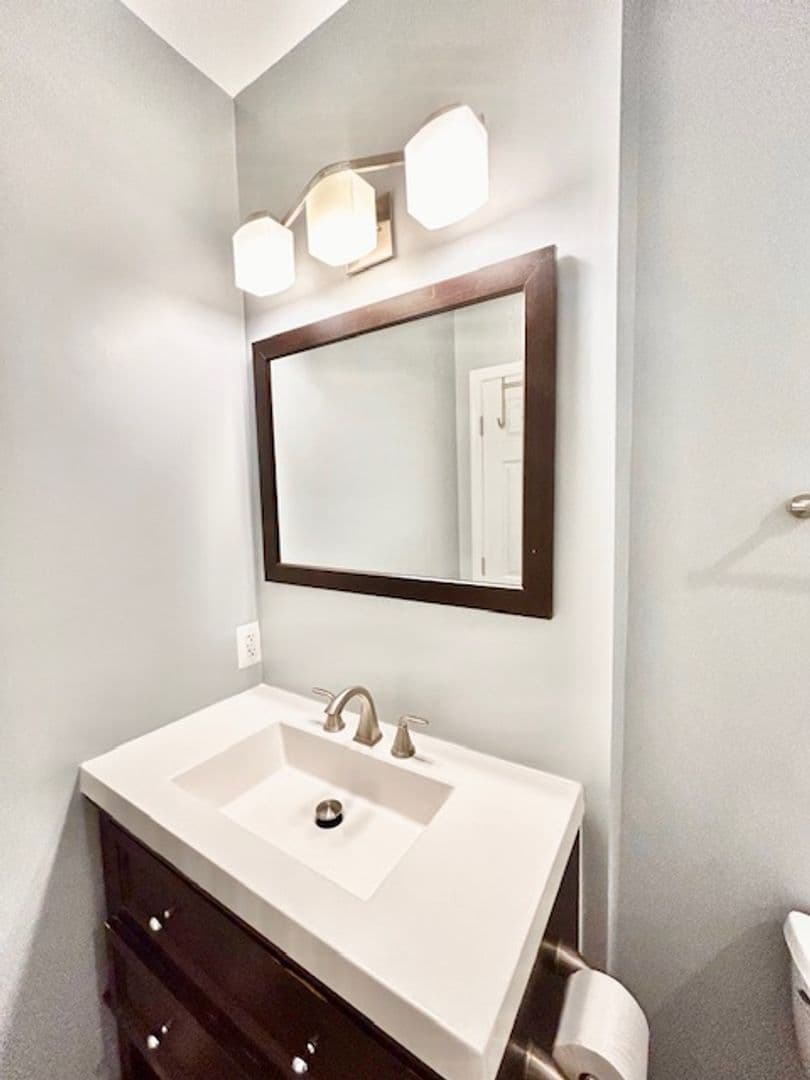 Northeast Apartment: 37 T Street