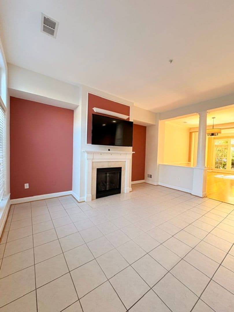 Rockville Townhome: 1115 Havencrest St.