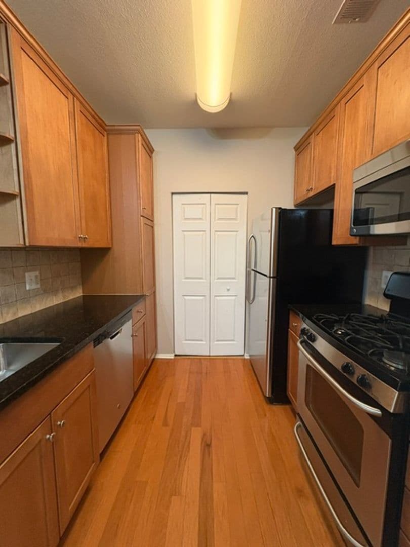 North Bethesda House: 11750 Old Georgetown Rd. #2301