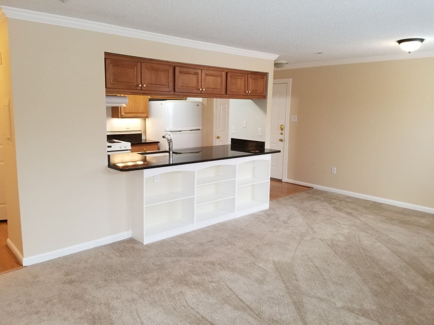 Silver Spring House: 2603 Camelback Lane