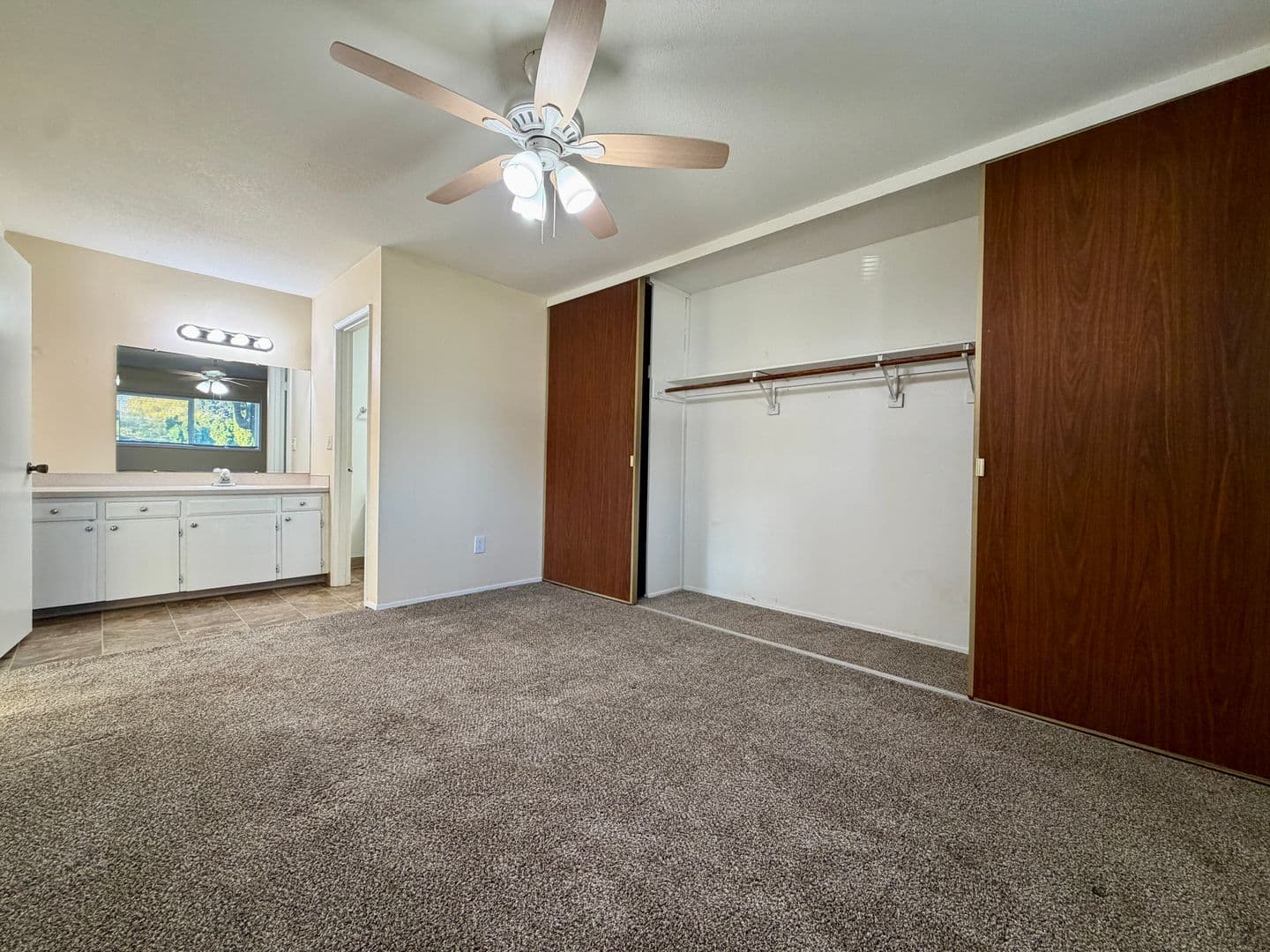 Portland Apartment: 4529 NE Killingsworth St 1-25