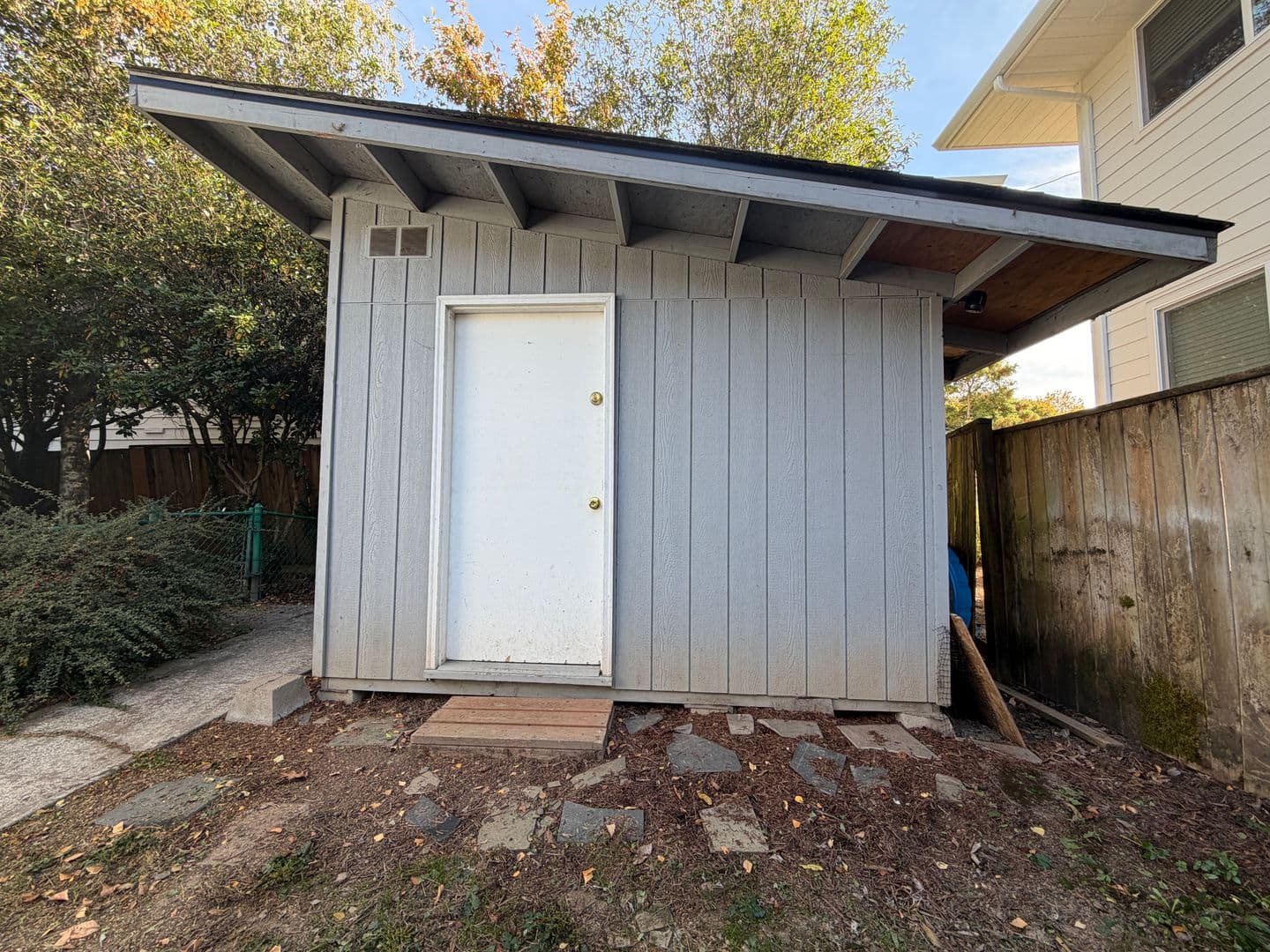Portland Apartment: 8880 C SW Cashmur Lane