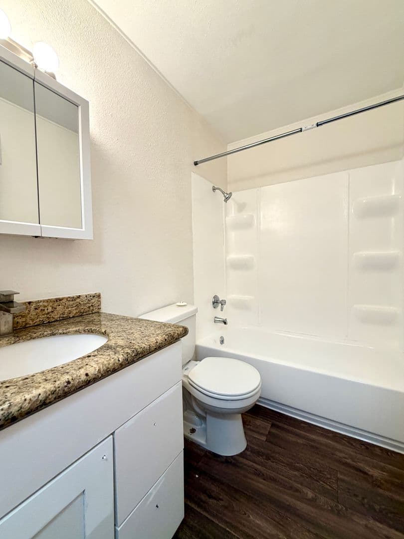 Portland Apartment: 4125-4153 SE Cesar E Chavez Blvd.