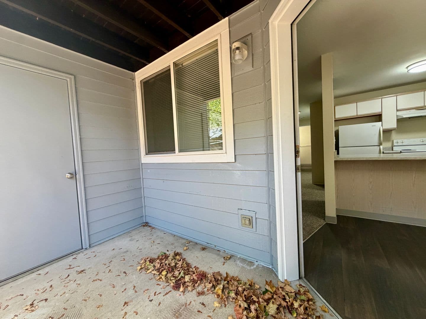 Portland Apartment: 5702 - 5710 NE Prescott St.
