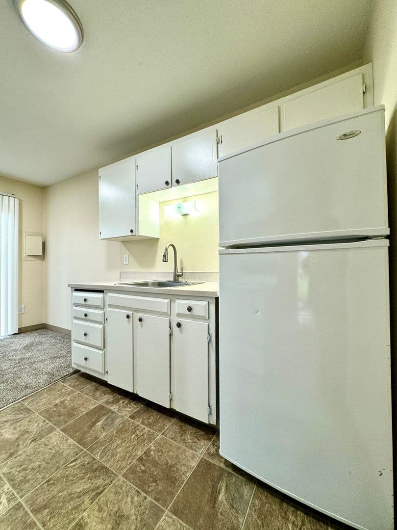 Portland Apartment: 4529 NE Killingsworth St 1-25