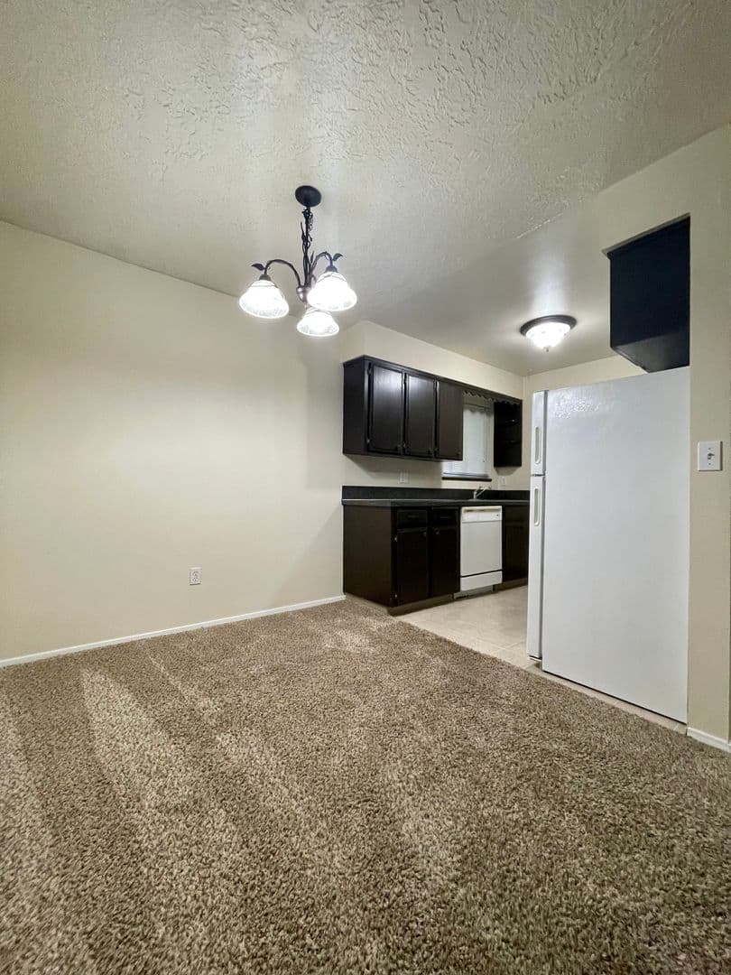 Portland Apartment: 9025-9043 SE Stark St.
