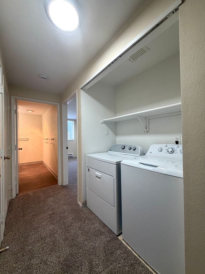 Portland Apartment: 5702 - 5710 NE Prescott St.