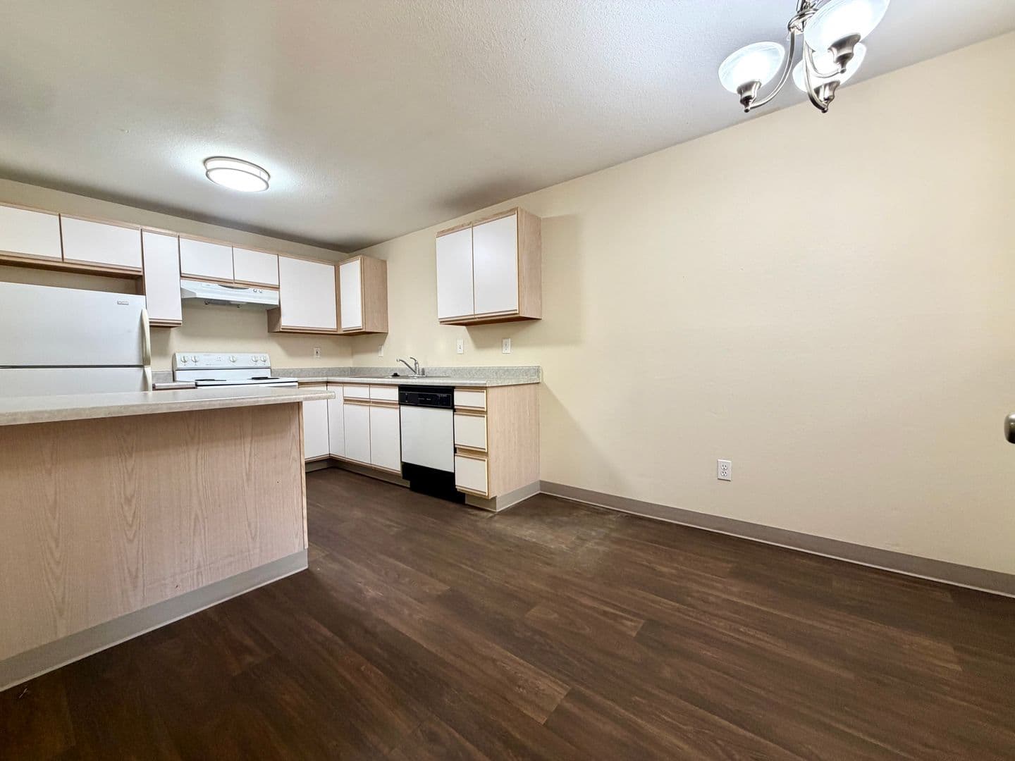 Portland Apartment: 5702 - 5710 NE Prescott St.