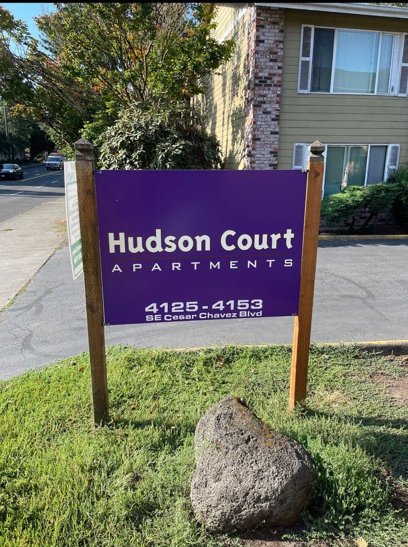 Portland Apartment: 4125-4153 SE Cesar E Chavez Blvd.