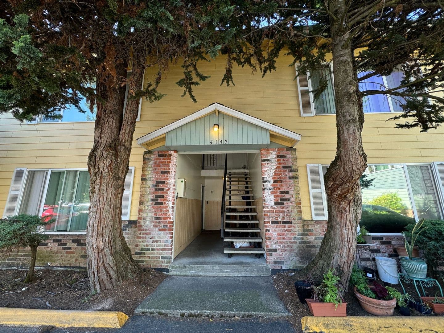 Portland Apartment: 4125-4153 SE Cesar E Chavez Blvd.
