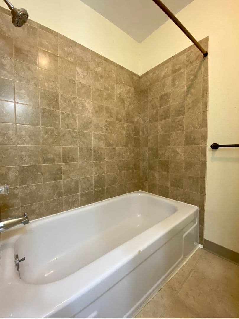 Portland Apartment: 9025-9043 SE Stark St.