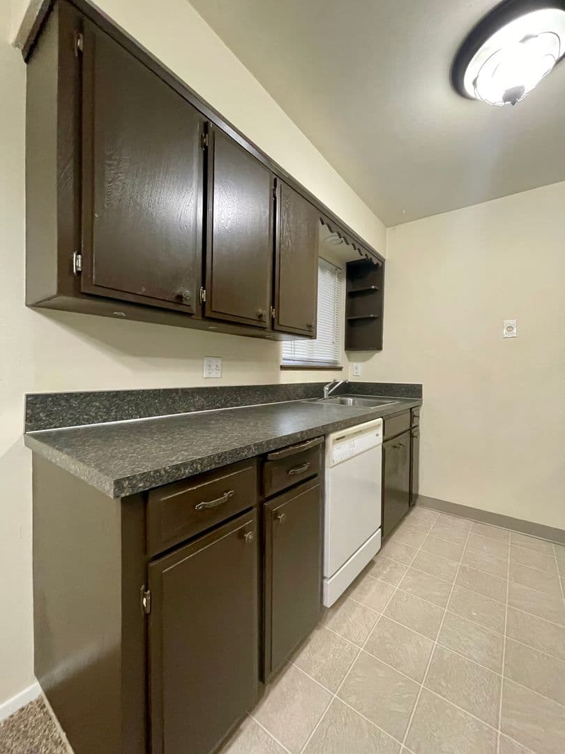 Portland Apartment: 9025-9043 SE Stark St.