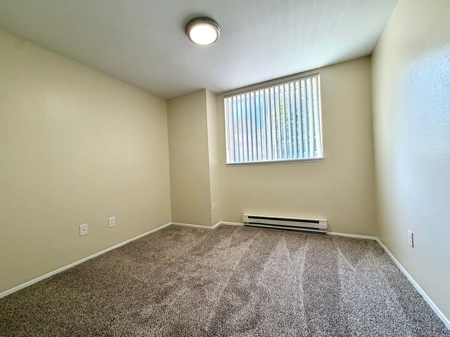Portland Apartment: 5702 - 5710 NE Prescott St.