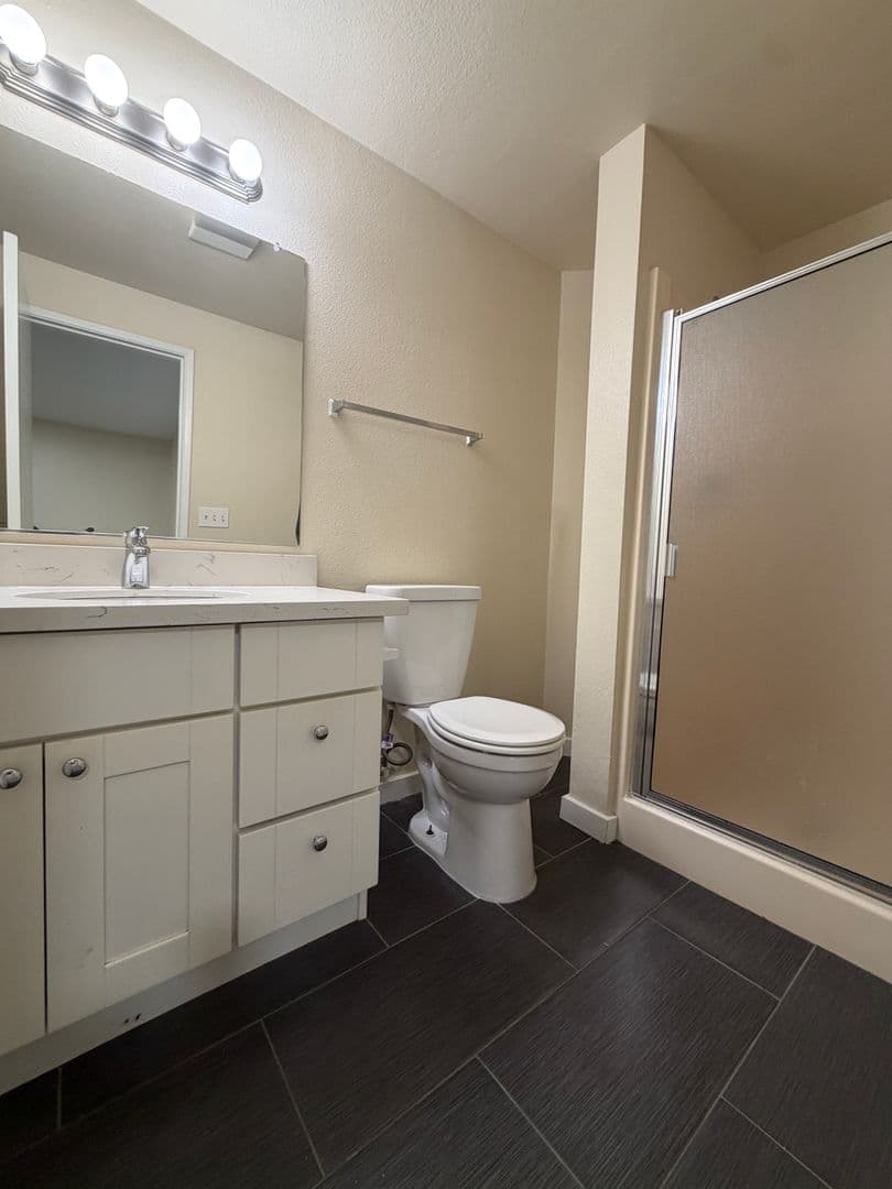 Portland Apartment: 5702 - 5710 NE Prescott St.