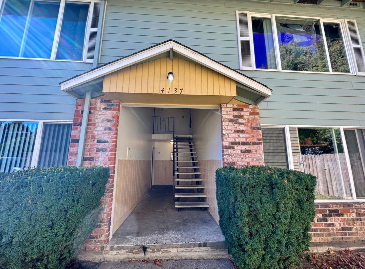 Portland Apartment: 4125-4153 SE Cesar E Chavez Blvd.