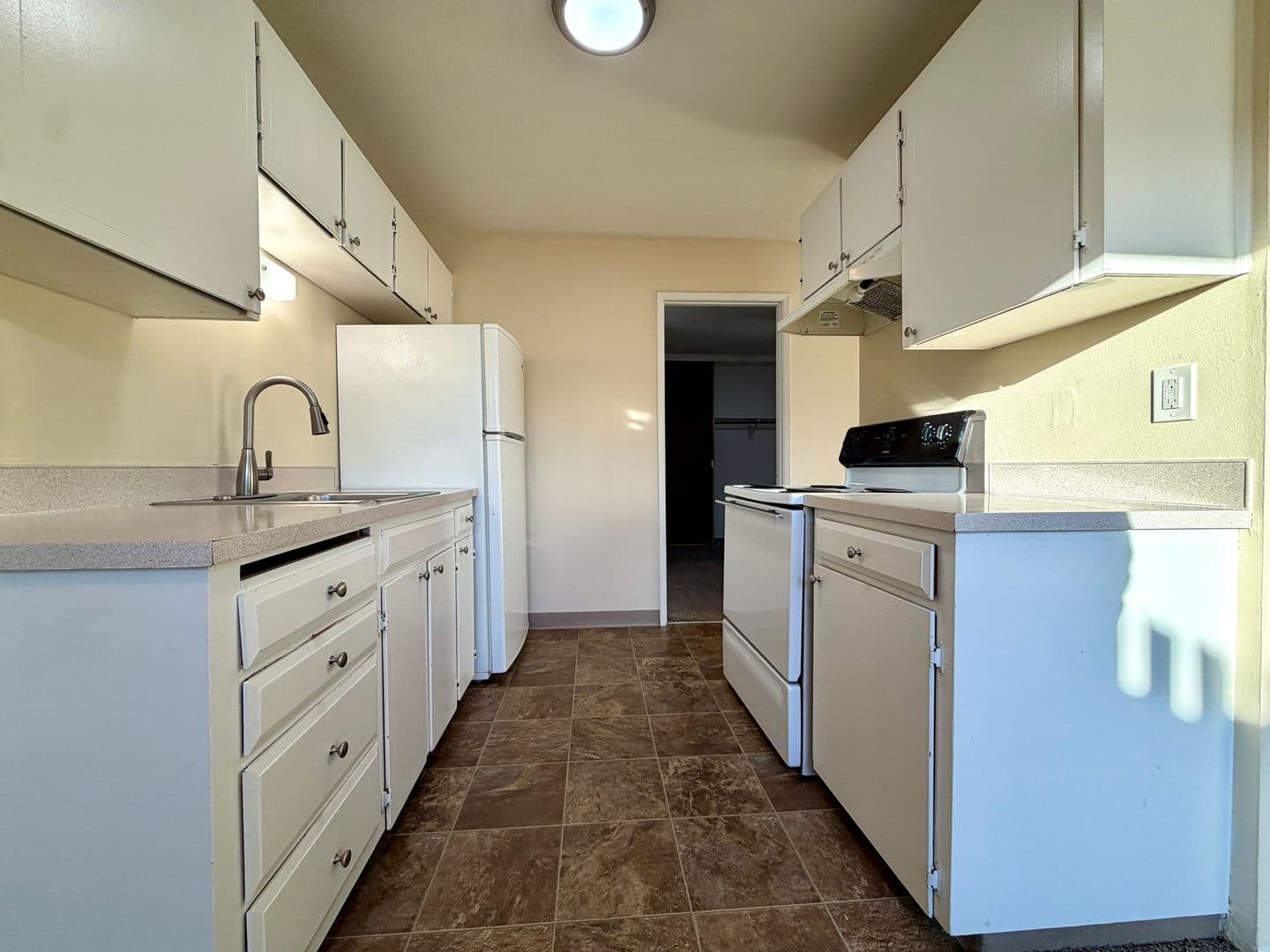Portland Apartment: 4529 NE Killingsworth St 1-25