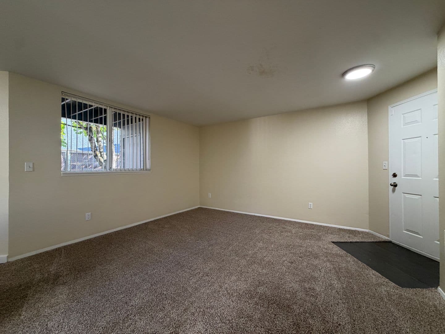 Portland Apartment: 5702 - 5710 NE Prescott St.