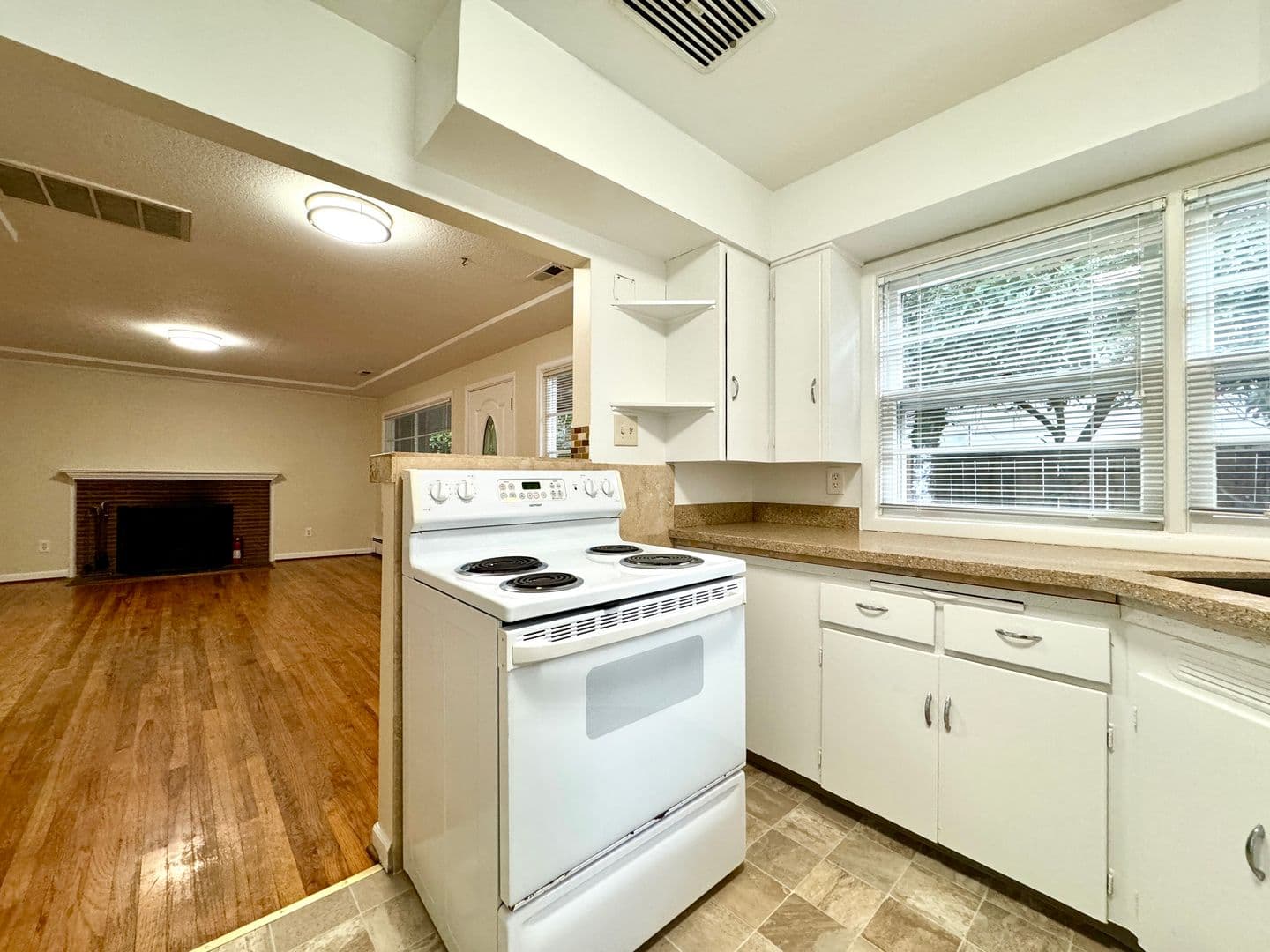 Portland Apartment: 8880 C SW Cashmur Lane