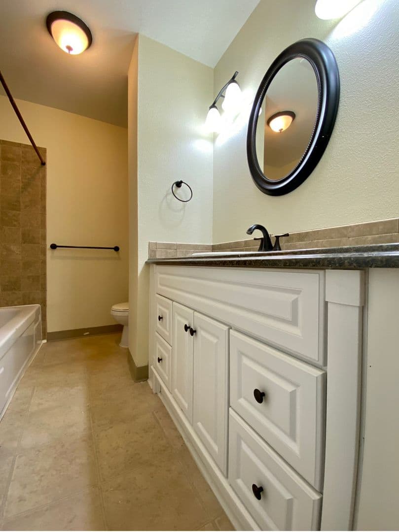 Portland Apartment: 9025-9043 SE Stark St.