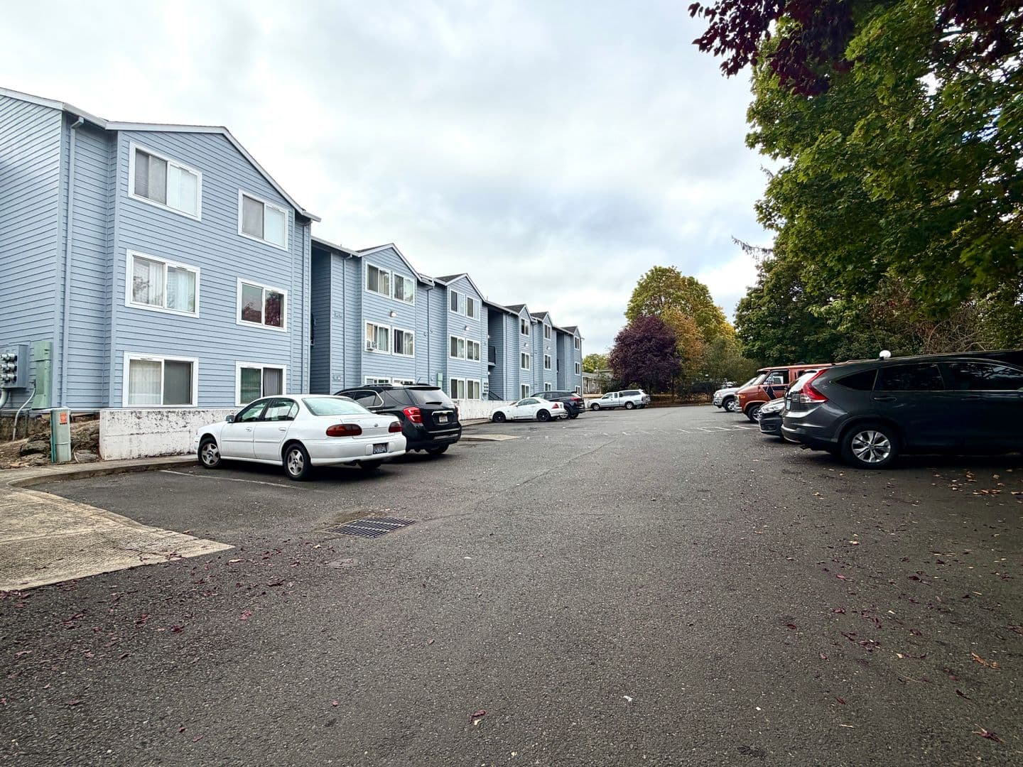 Portland Apartment: 5702 - 5710 NE Prescott St.