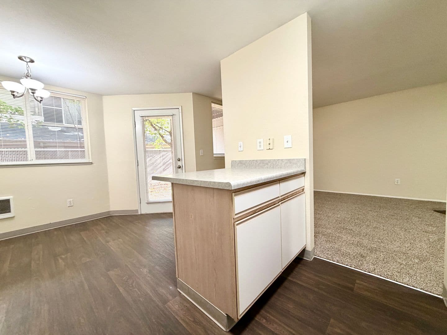 Portland Apartment: 5702 - 5710 NE Prescott St.