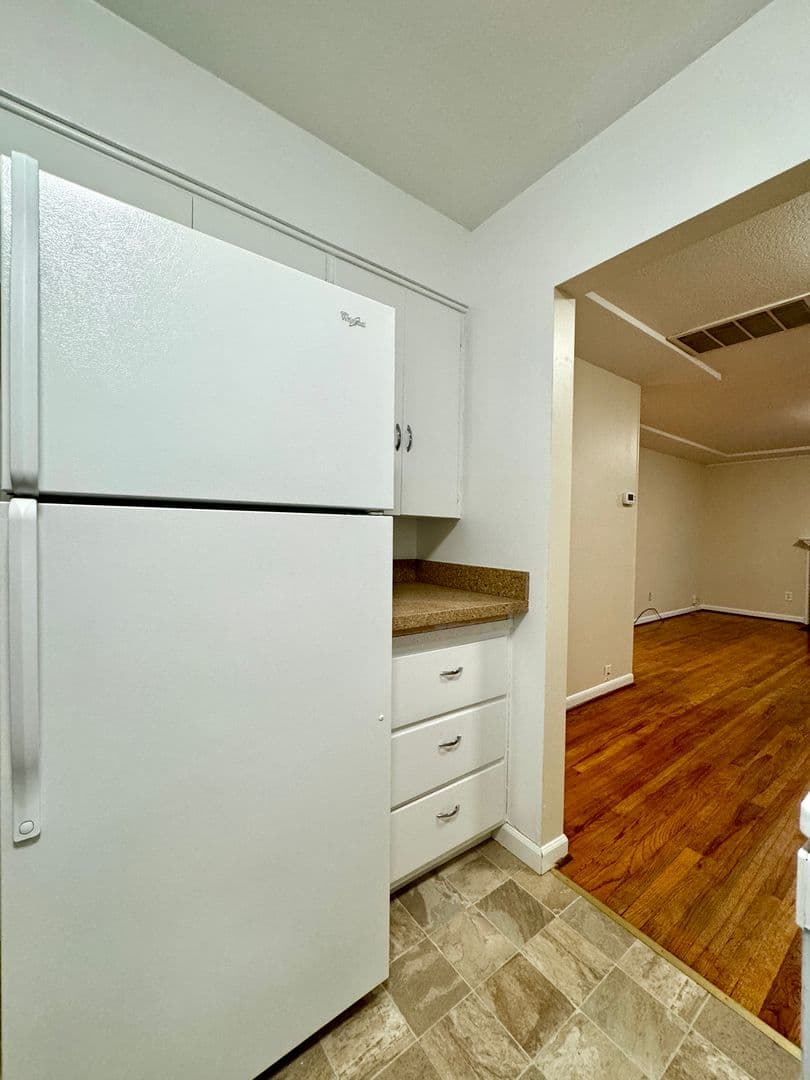 Portland Apartment: 8880 C SW Cashmur Lane