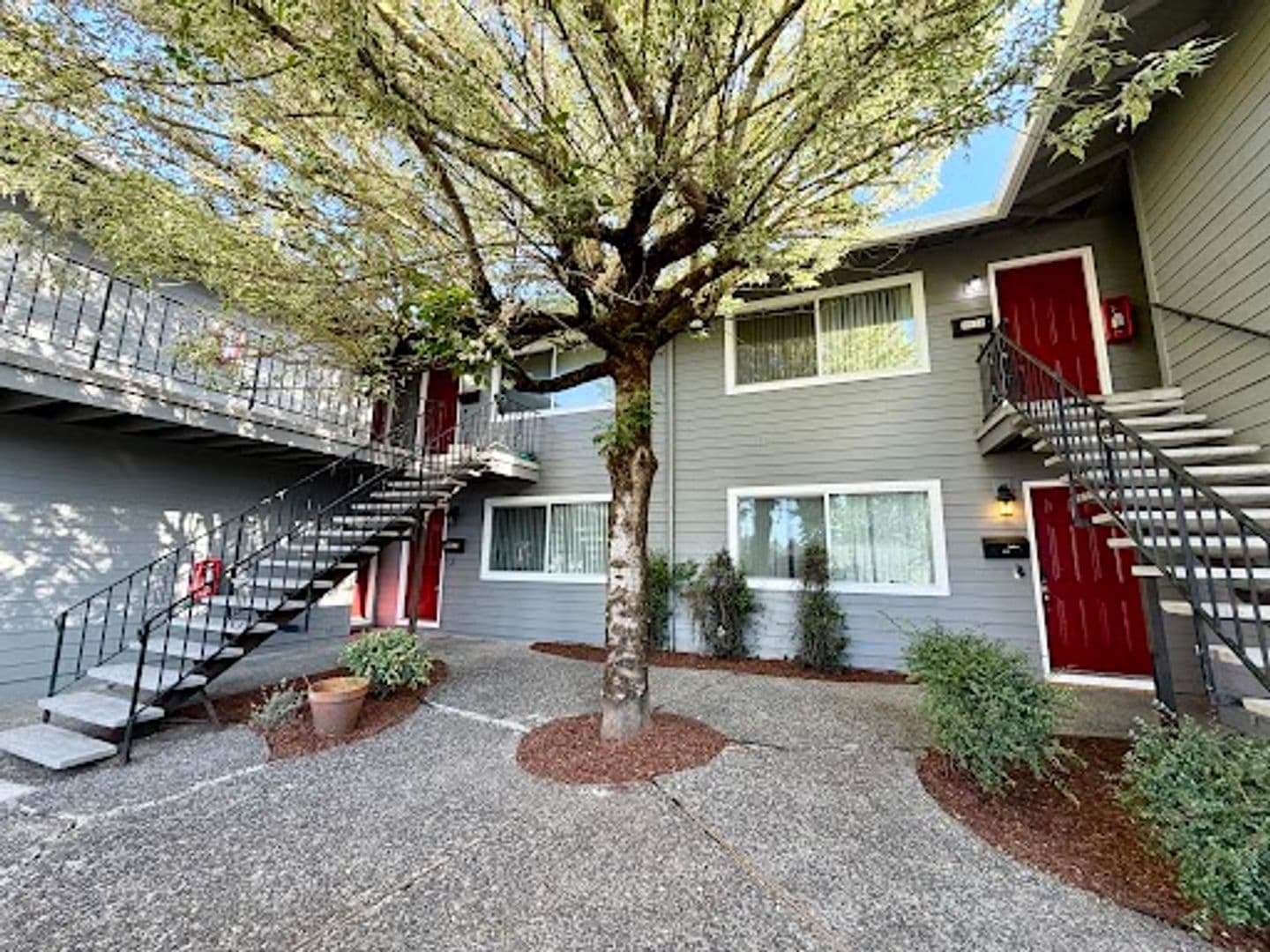 Portland Apartment: 9025-9043 SE Stark St.