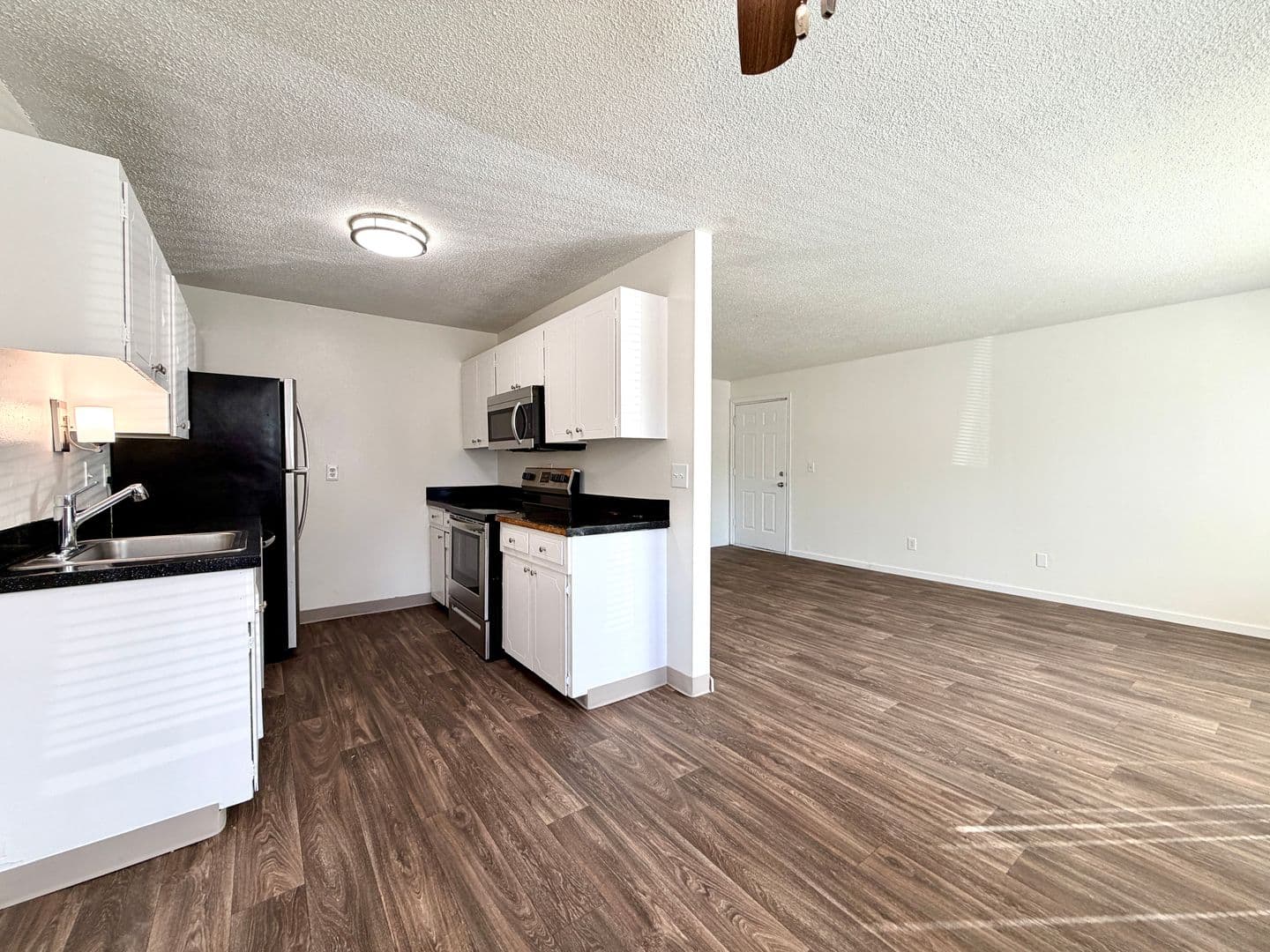 Portland Apartment: 4125-4153 SE Cesar E Chavez Blvd.