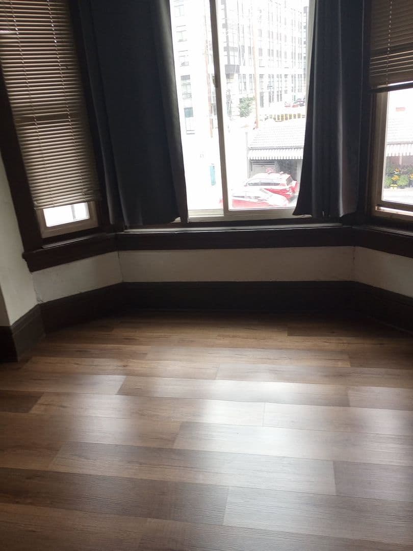 Portland Apartment: 1731 W Burnside St.