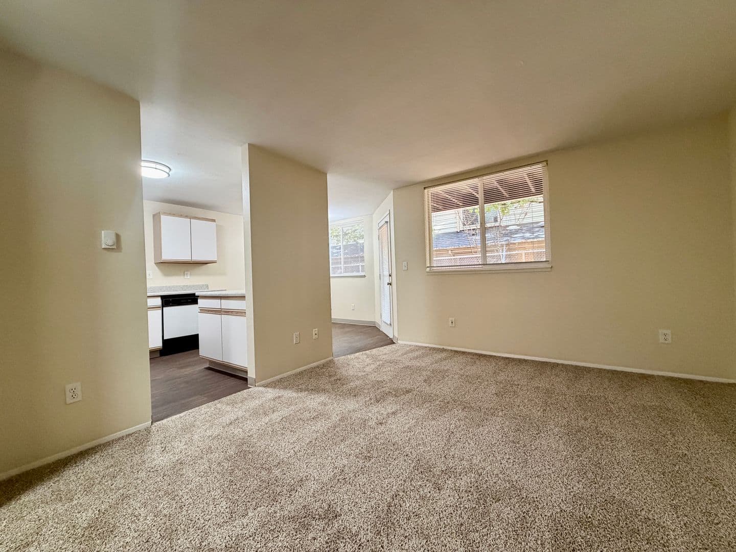 Portland Apartment: 5702 - 5710 NE Prescott St.