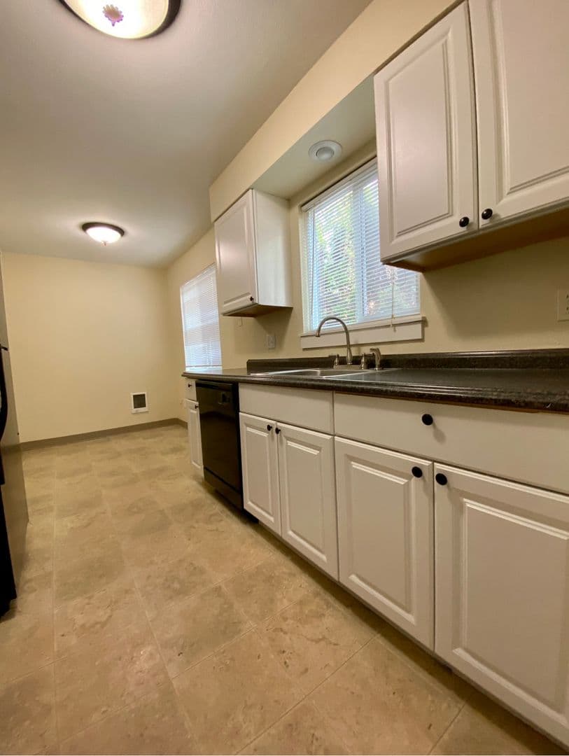 Portland Apartment: 9025-9043 SE Stark St.