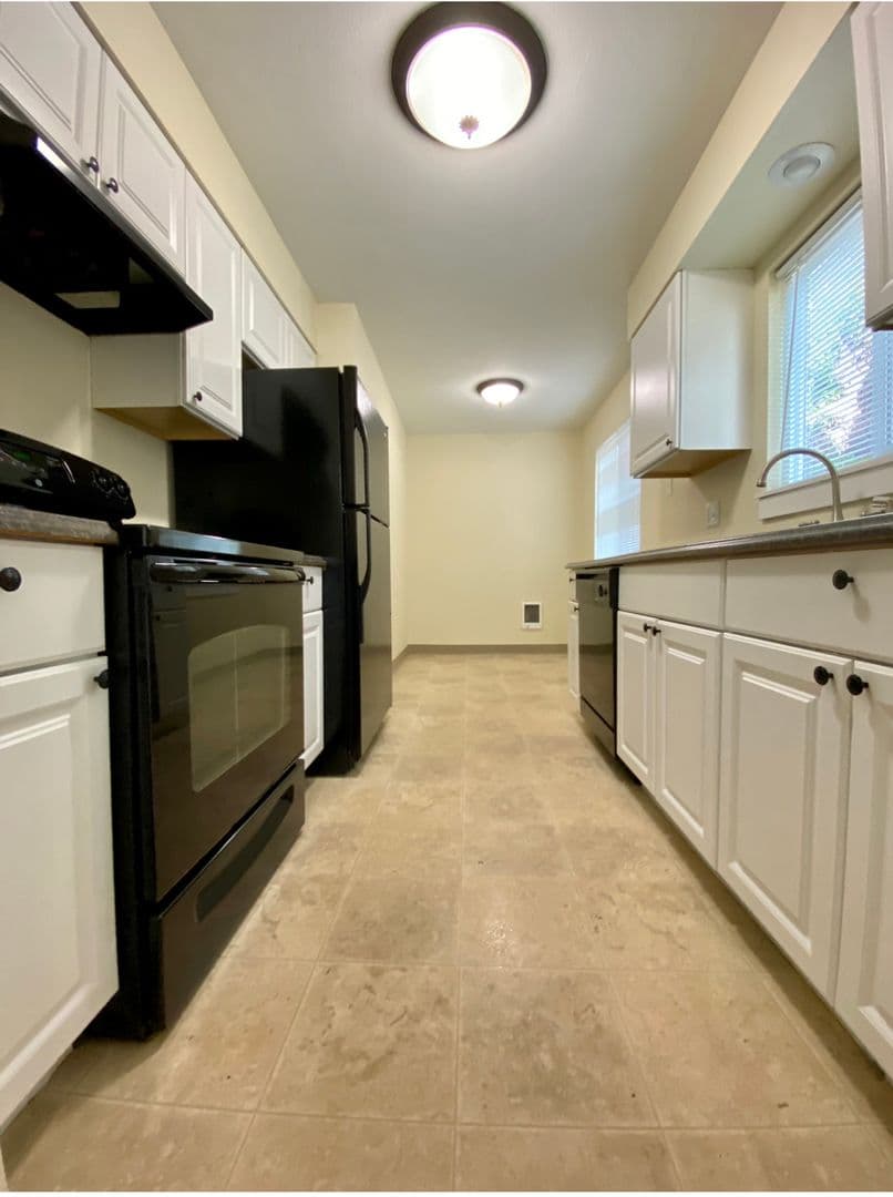 Portland Apartment: 9025-9043 SE Stark St.