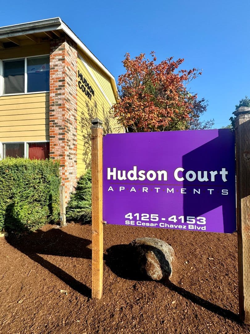 Portland Apartment: 4125-4153 SE Cesar E Chavez Blvd.