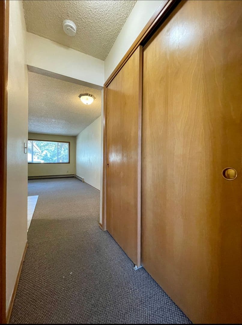 Portland Apartment: 1802-1820 NE Schuyler St.