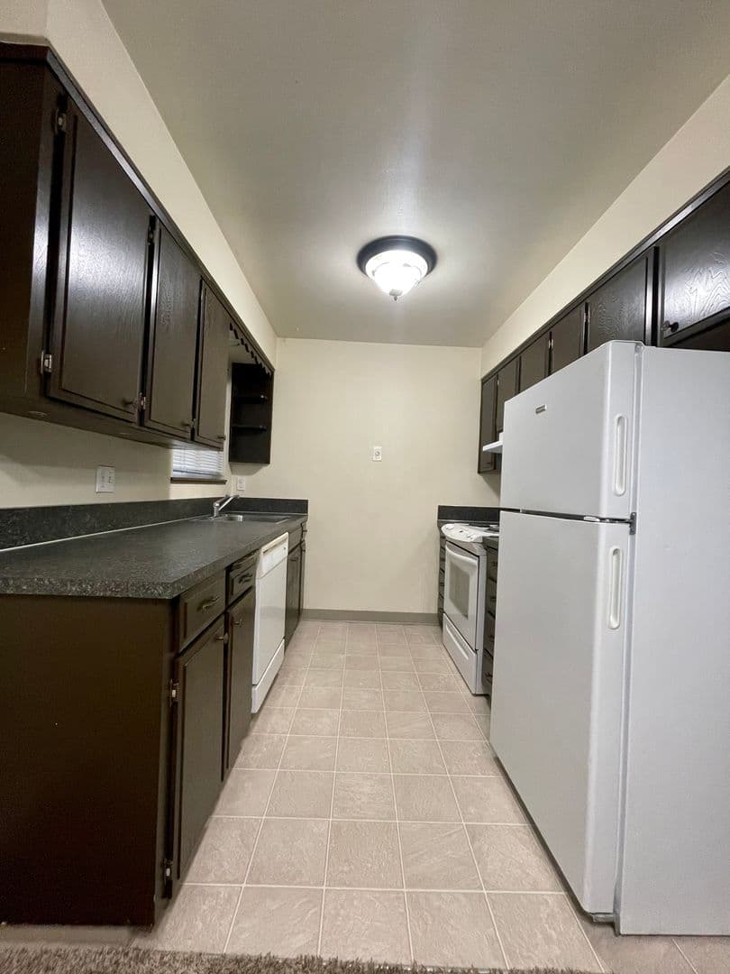 Portland Apartment: 9025-9043 SE Stark St.