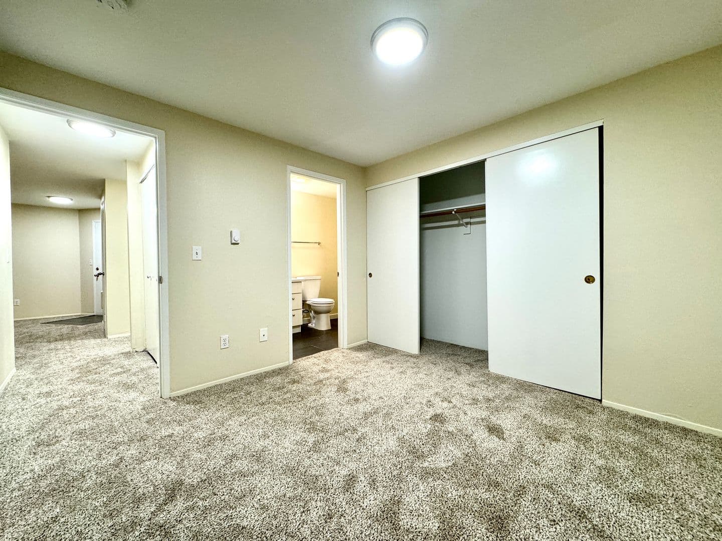 Portland Apartment: 5702 - 5710 NE Prescott St.