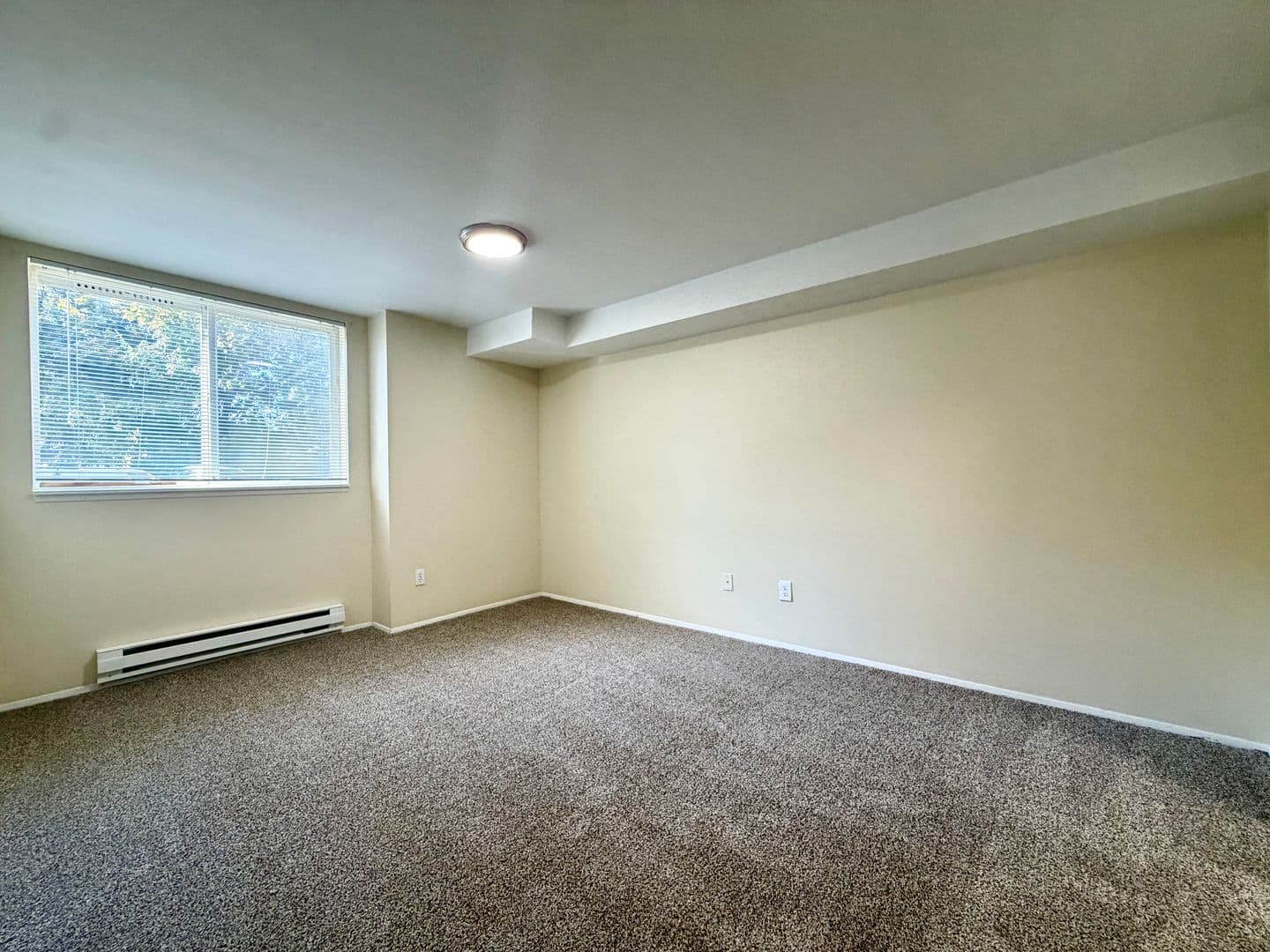 Portland Apartment: 5702 - 5710 NE Prescott St.