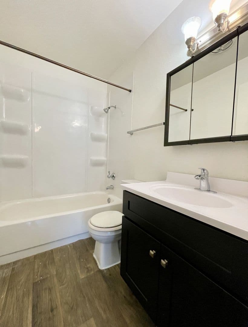 Portland Apartment: 4125-4153 SE Cesar E Chavez Blvd.