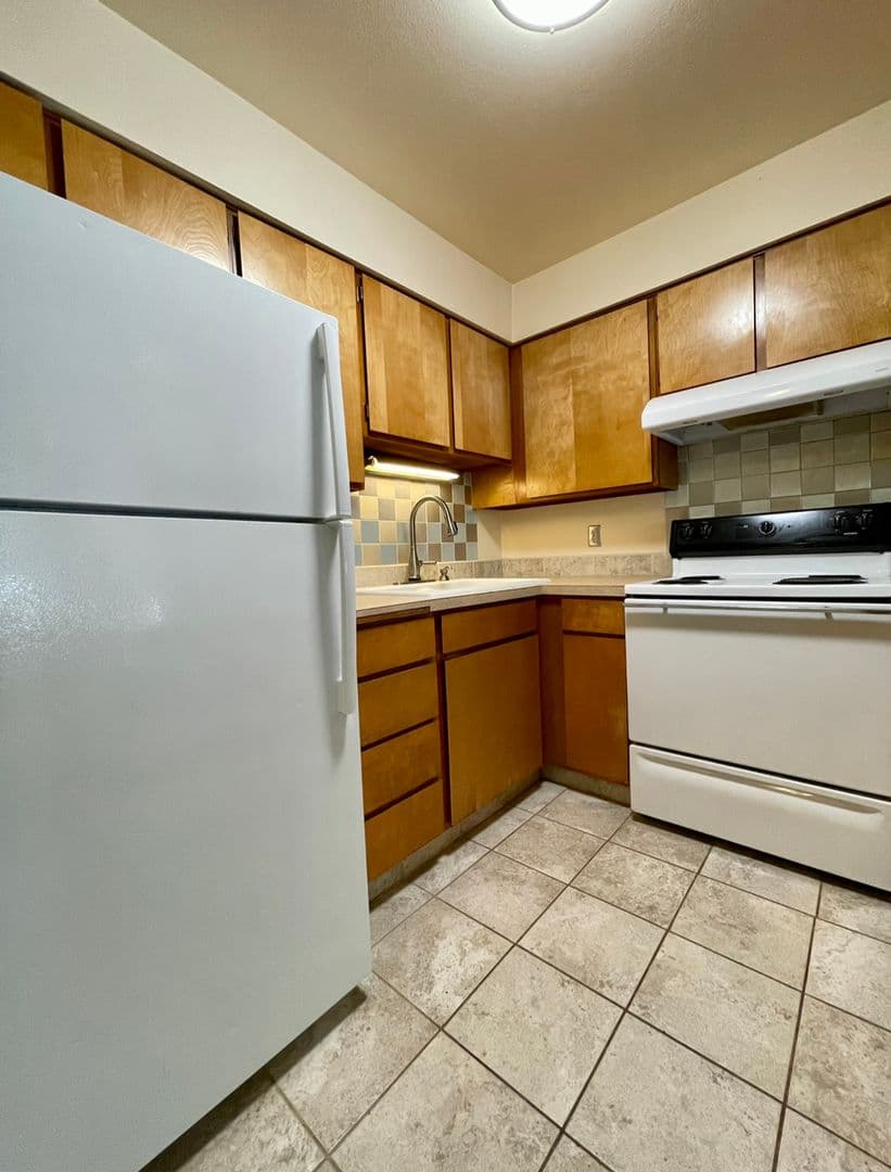 Portland Apartment: 1802-1820 NE Schuyler St.