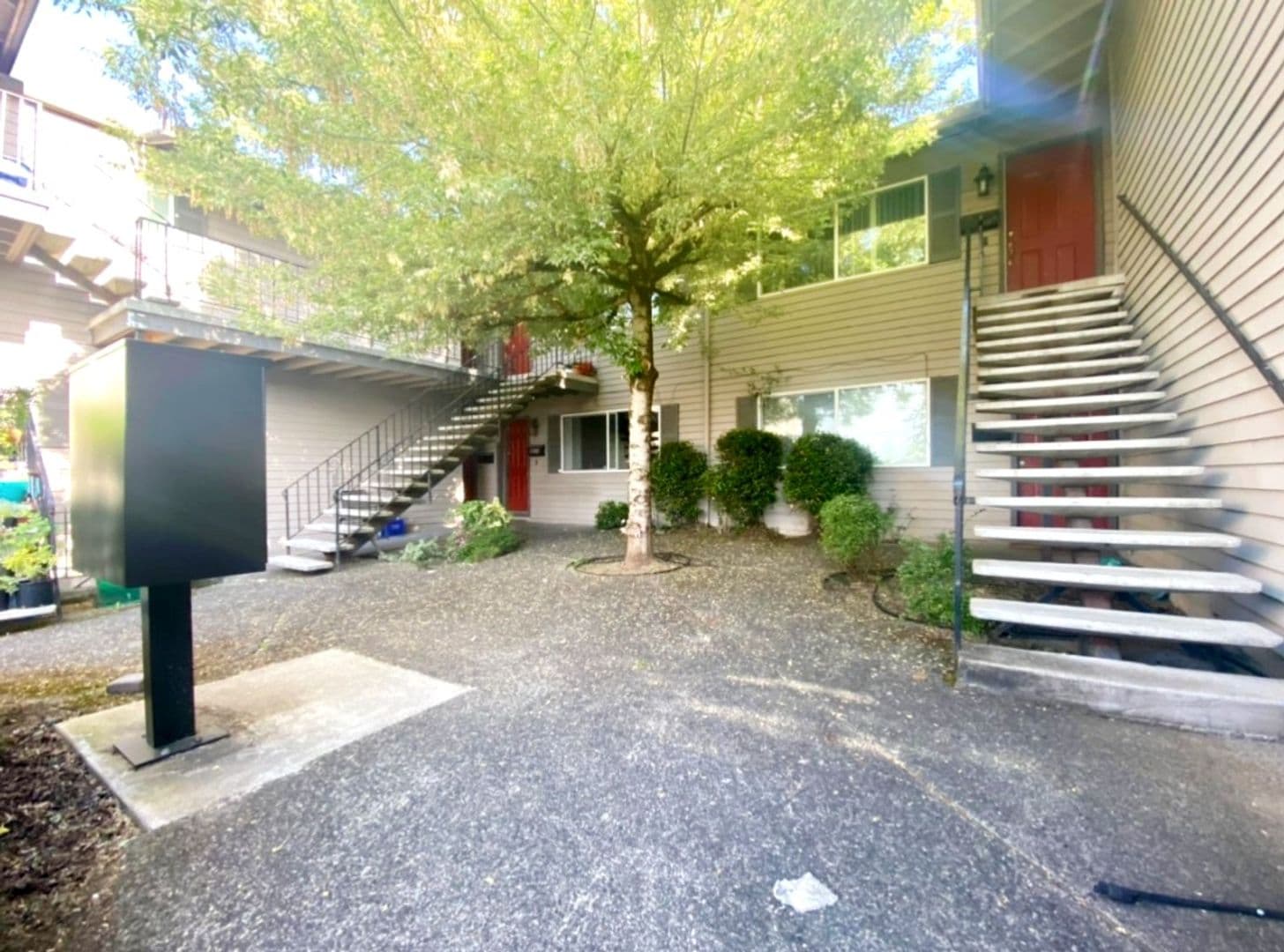 Portland Apartment: 9025-9043 SE Stark St.